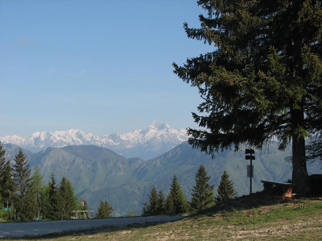 Apartmaji Srnca Cerkno Exteriör bild