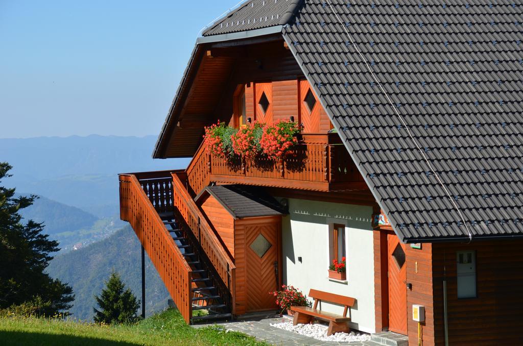 Apartmaji Srnca Cerkno Exteriör bild