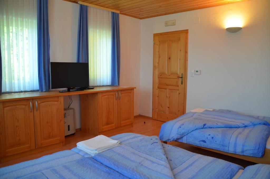Apartmaji Srnca Cerkno Exteriör bild